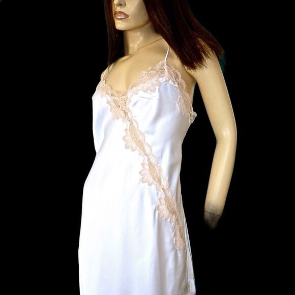 VTG SHINY WHITE SATIN BEIGE LACE FLORAL LONG NIGHTGOWN THIN STRAP -MISS ELAINE- - Picture 9 of 14